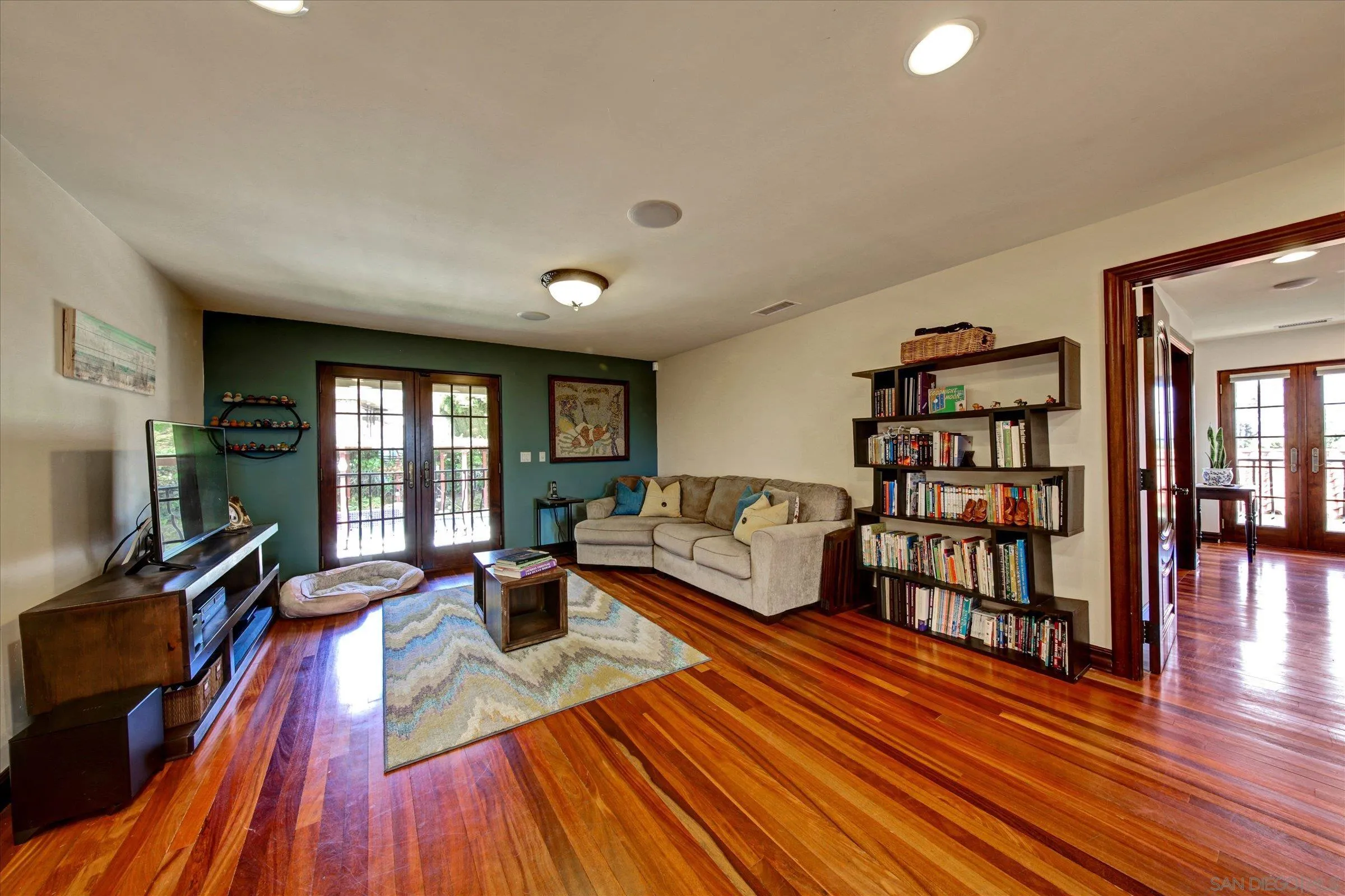 https://cdn.realtyfeed.com/cdn/127/260010250/c80a1813a920738fd82db0fc5373fe0b.webp