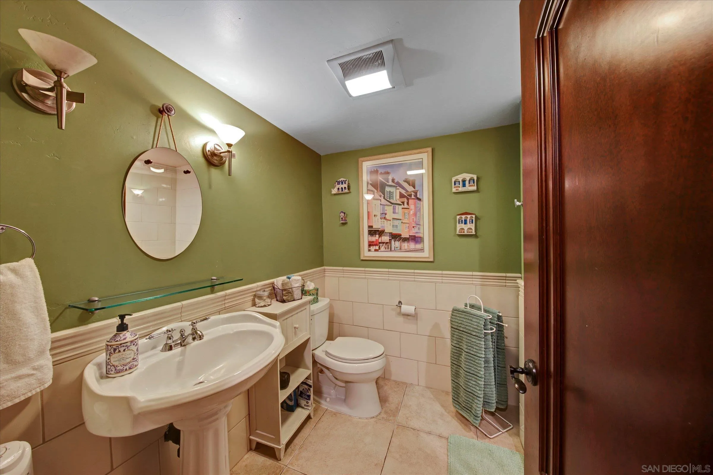 https://cdn.realtyfeed.com/cdn/127/260010250/ec061b04c0bfd92db43fb3d6ae230ff9.webp
