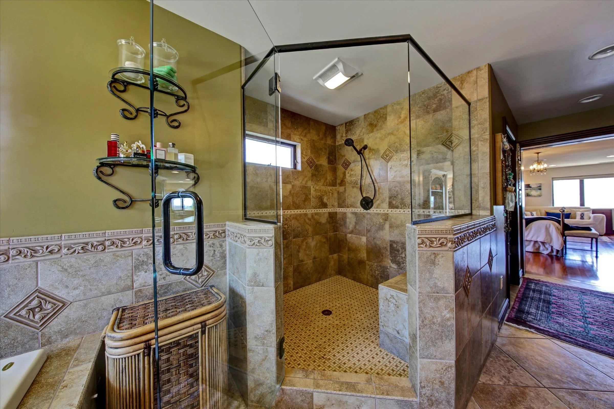 https://cdn.realtyfeed.com/cdn/127/260010250/fc897c7ce93ba2f35ac1d00c6d456d5b.webp