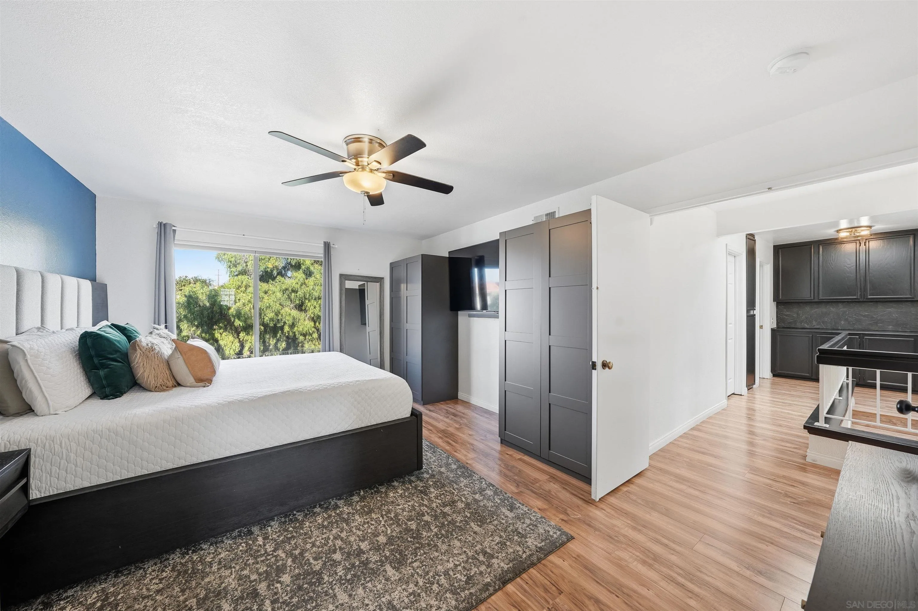https://cdn.realtyfeed.com/cdn/127/260010251/32601f3b8094996b7210dc3a9fd3644b.webp