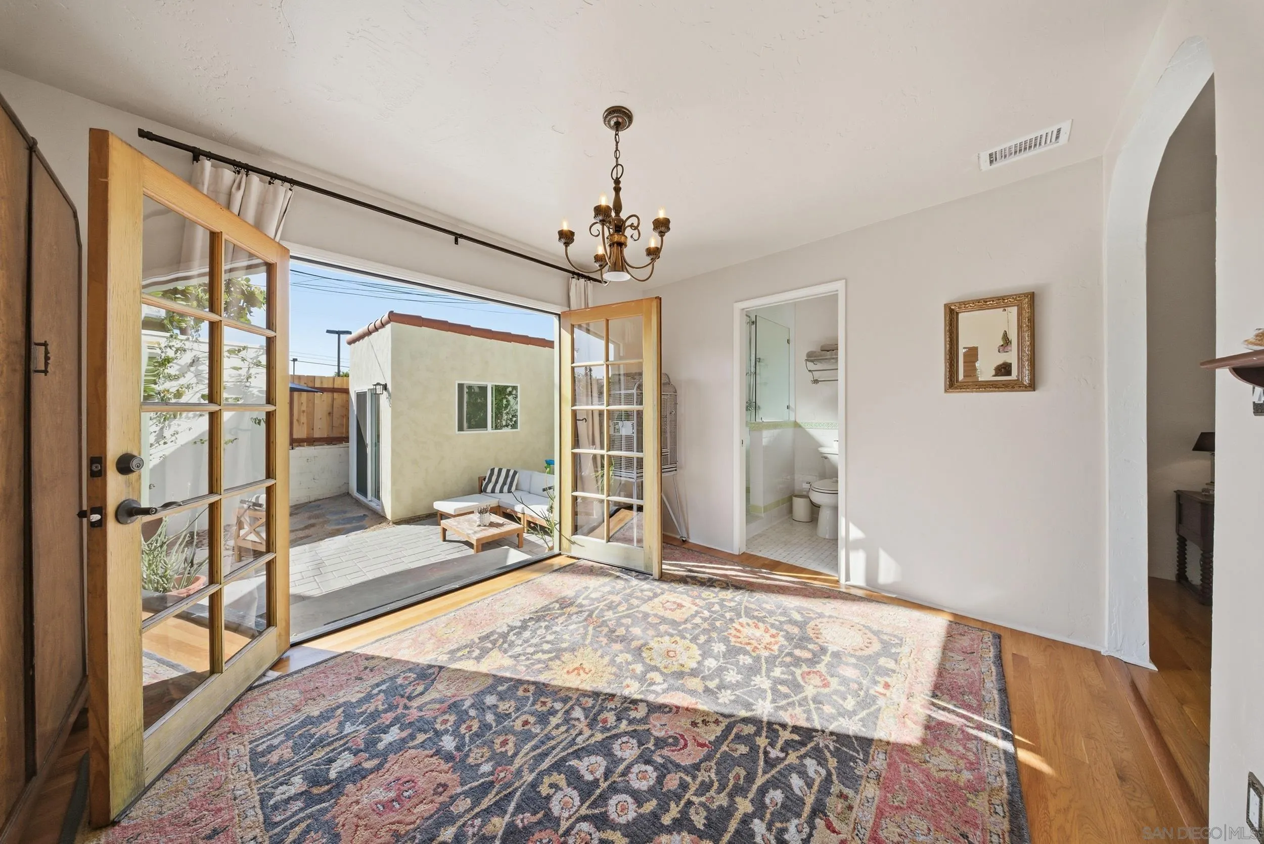 https://cdn.realtyfeed.com/cdn/127/260010260/0ae4c1615698d2f2567f52e67ed51284.webp