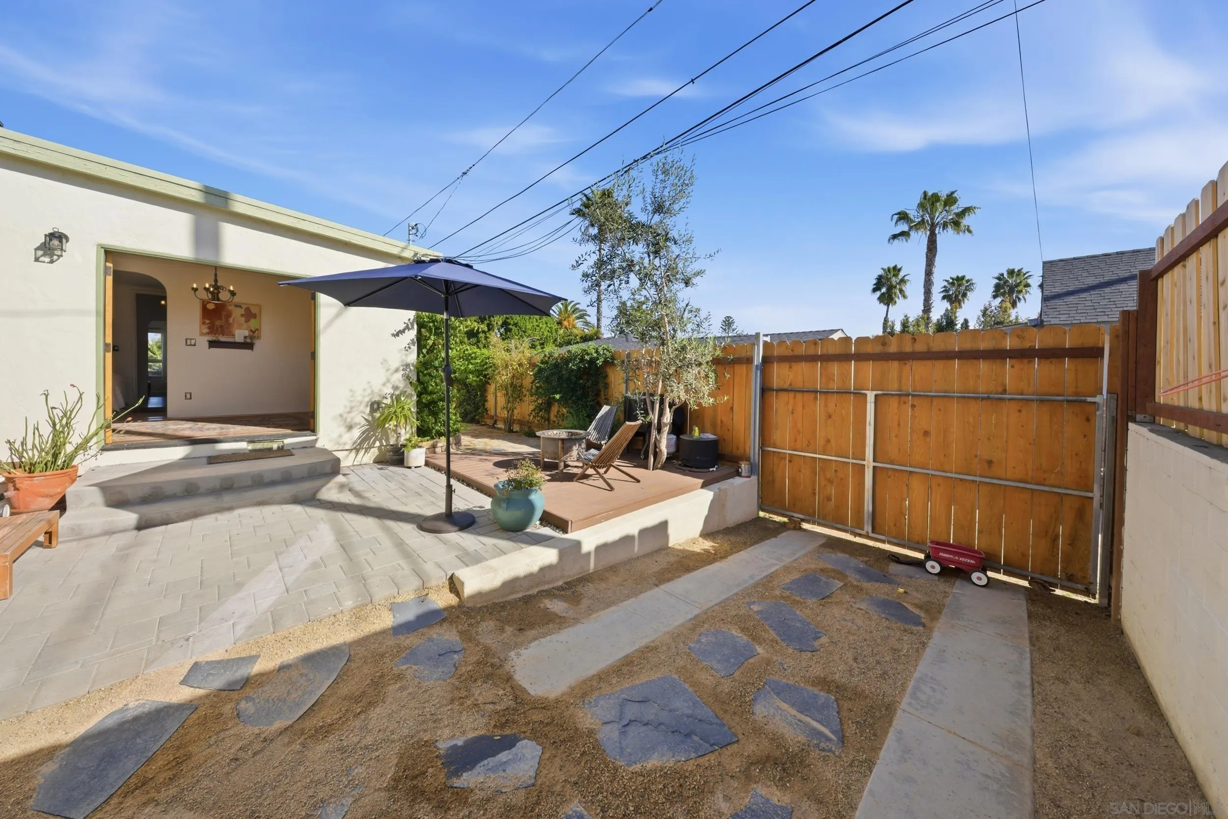 https://cdn.realtyfeed.com/cdn/127/260010260/9edea823d6b6b845d7f11b55294fd9a5.webp