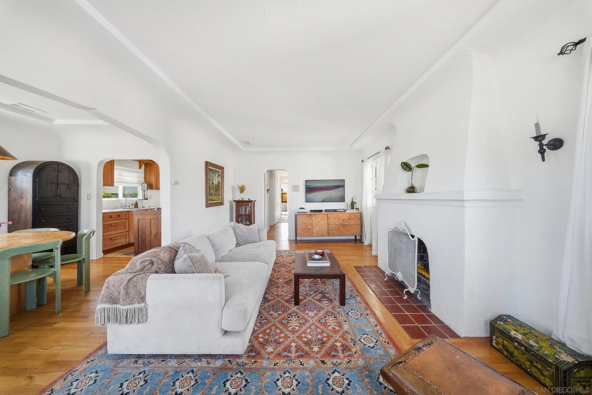 https://cdn.realtyfeed.com/cdn/127/260010260/c21df3e092c45e97f12066f89b830e1a.webp