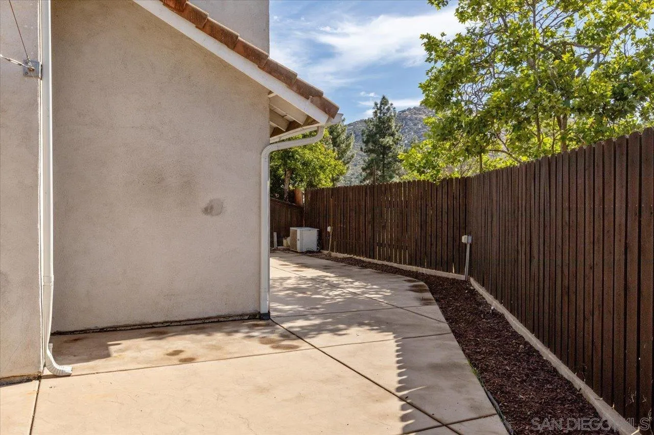 https://cdn.realtyfeed.com/cdn/127/260010261/a13e71871af878c985b2c6a74ee97276.webp
