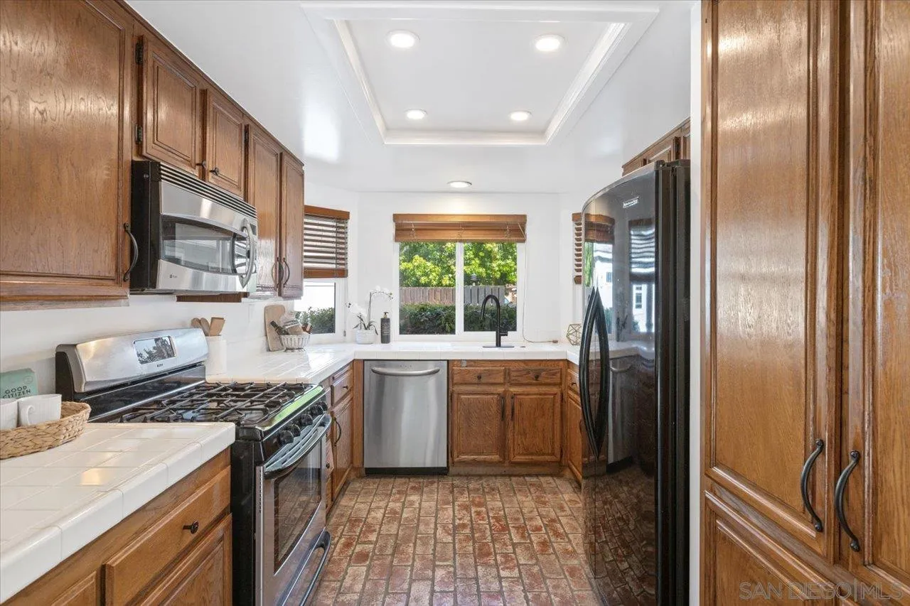 https://cdn.realtyfeed.com/cdn/127/260010261/c1f437f17592a5d86bbb32769e73df22.webp