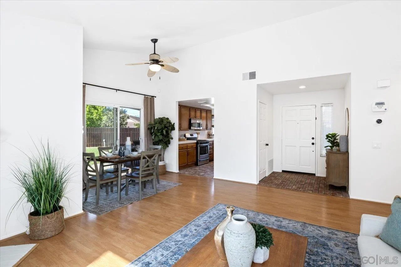 https://cdn.realtyfeed.com/cdn/127/260010261/eade5f564922417a2b22c389c4e84e7d.webp