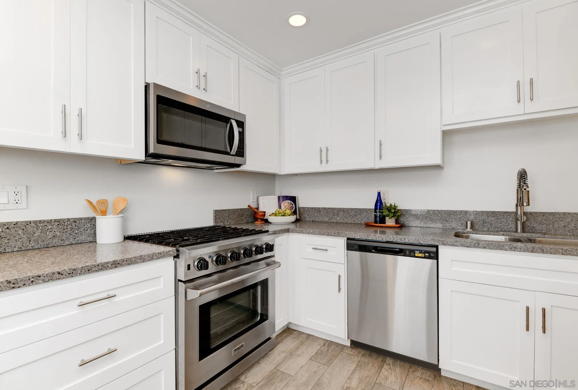 https://cdn.realtyfeed.com/cdn/127/260010266/30cbd7b52c0b1ff0ee9c4616e8249a05.webp
