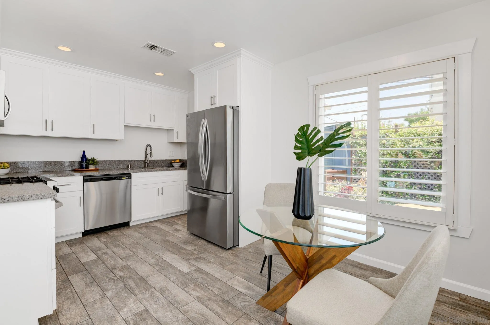 https://cdn.realtyfeed.com/cdn/127/260010266/ae22fc5a7c69825307bd2c17607f51d5.webp