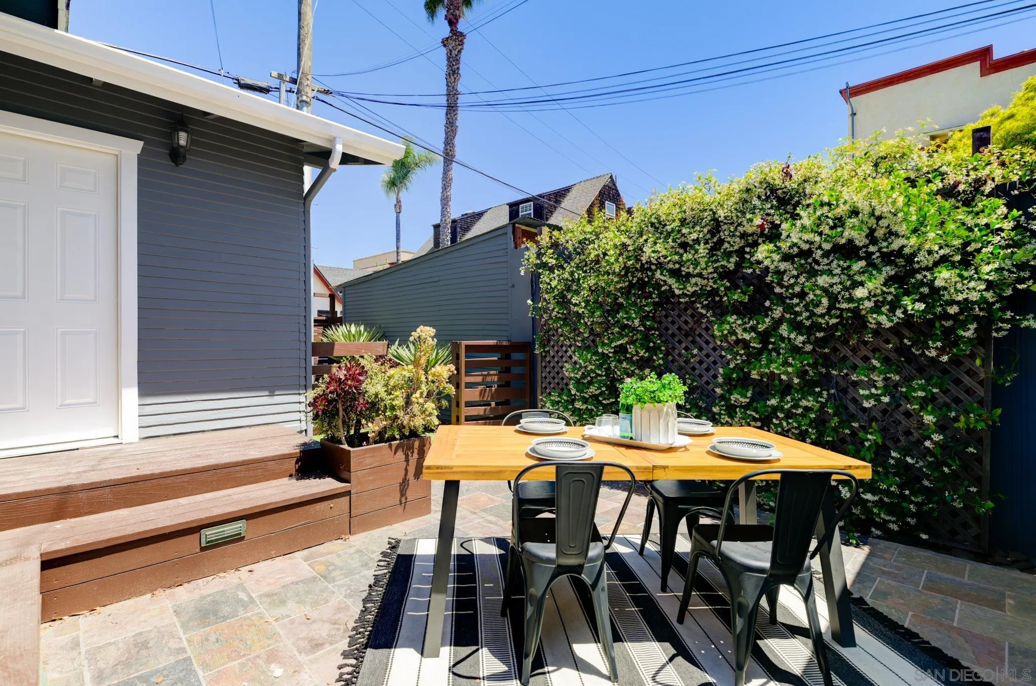 https://cdn.realtyfeed.com/cdn/127/260010266/c830618c10a750654f5e437927ffdb79.webp