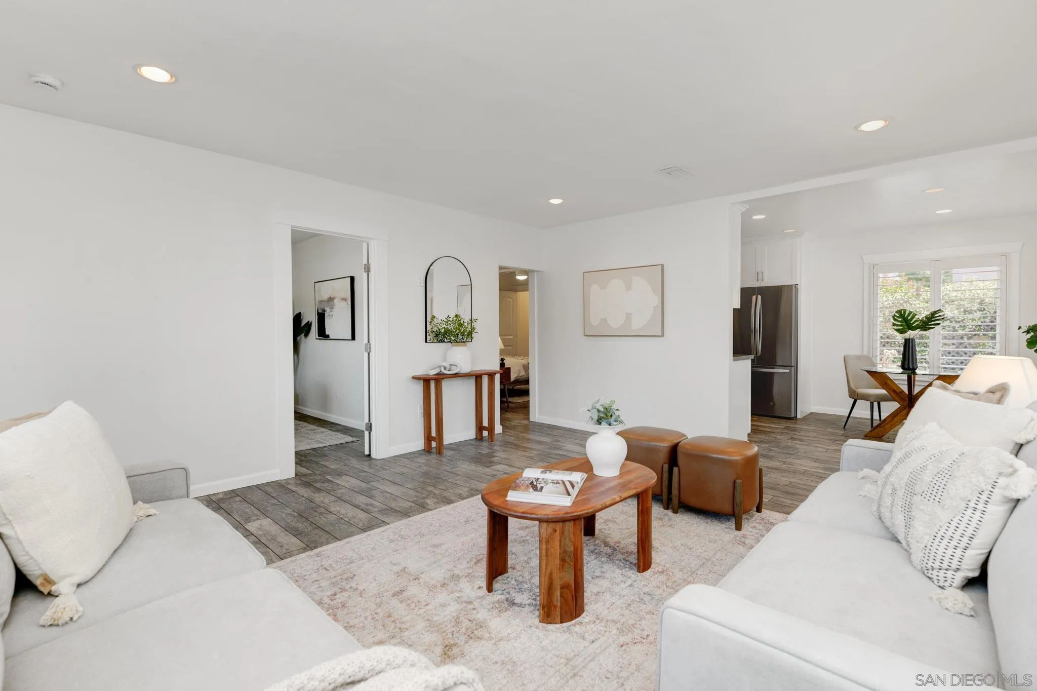 https://cdn.realtyfeed.com/cdn/127/260010266/f4faeadbad94b15e841736b319a62872.webp