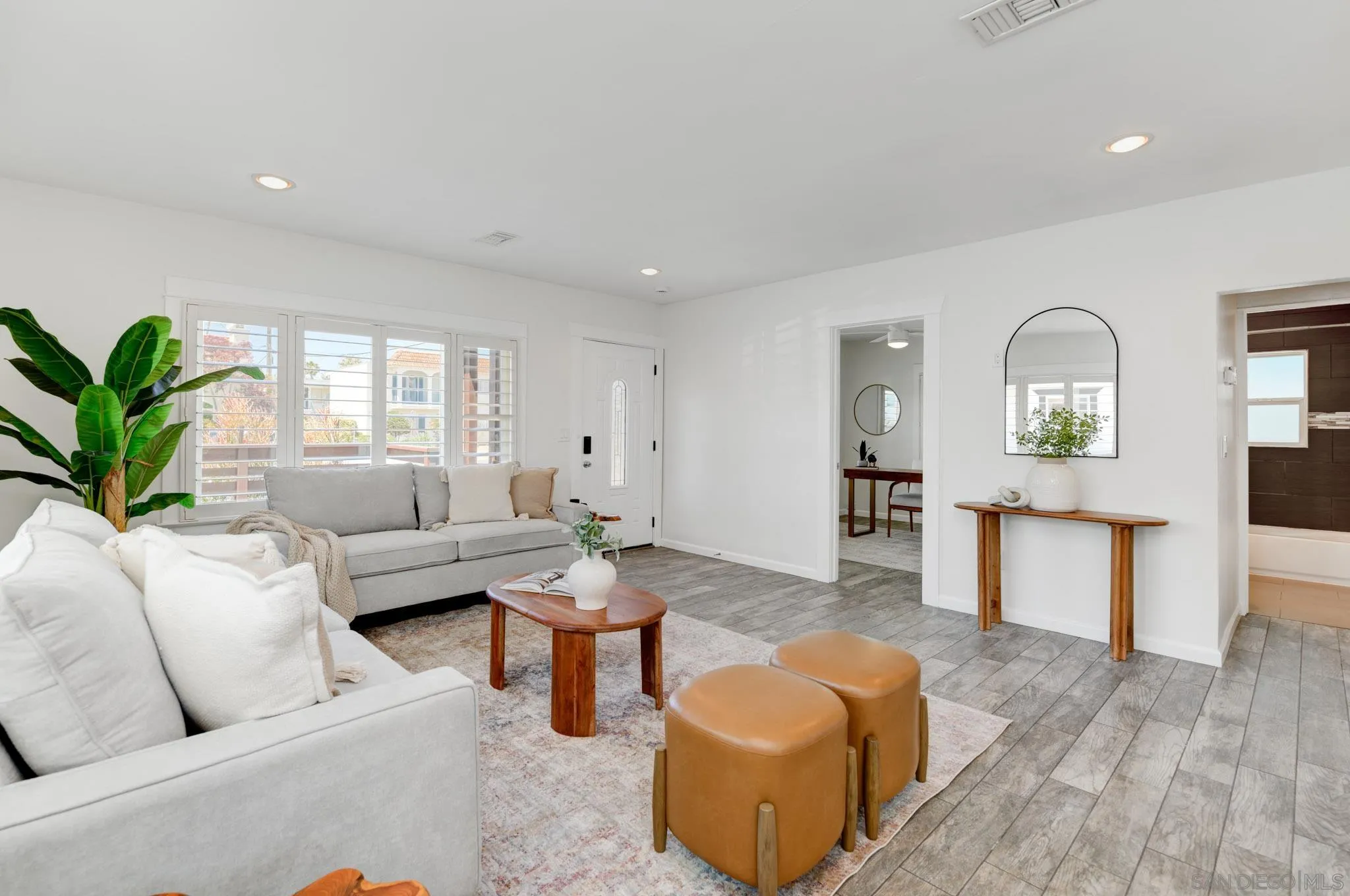 https://cdn.realtyfeed.com/cdn/127/260010266/f8b818d6cdd1283bb76b45c8ac85c843.webp