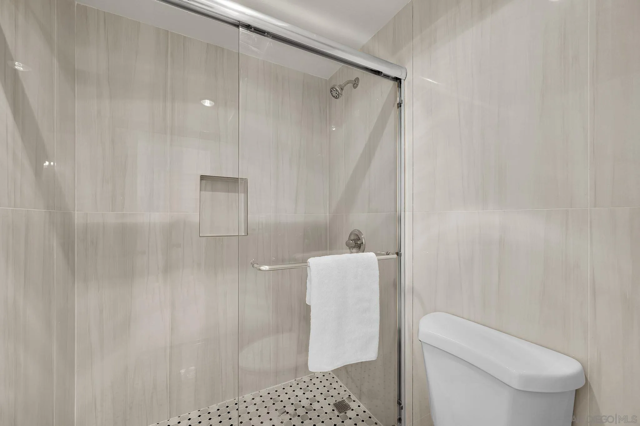 Photo #17: 260010275 Listing: Photo #17