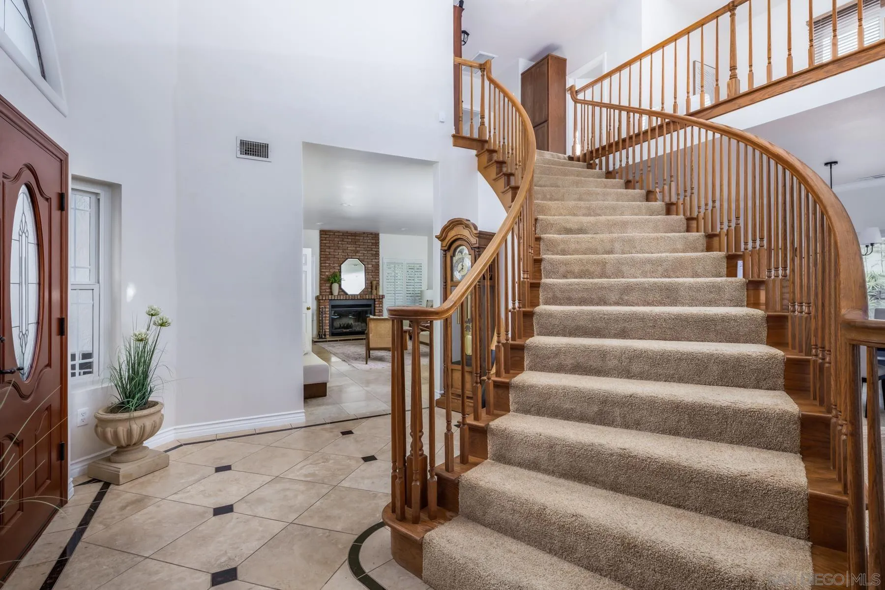 https://cdn.realtyfeed.com/cdn/127/260010276/578e7d1c12ec9aafd49b222304ae4f27.webp
