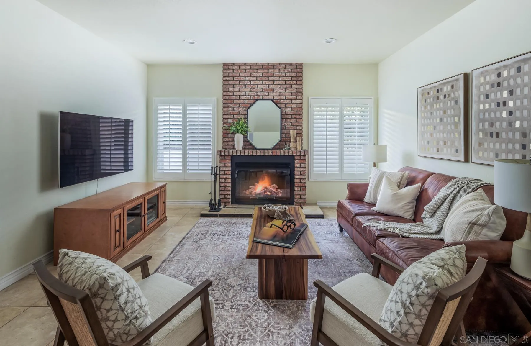 https://cdn.realtyfeed.com/cdn/127/260010276/965dc9fab64b03e82e65f0baa88c9e80.webp