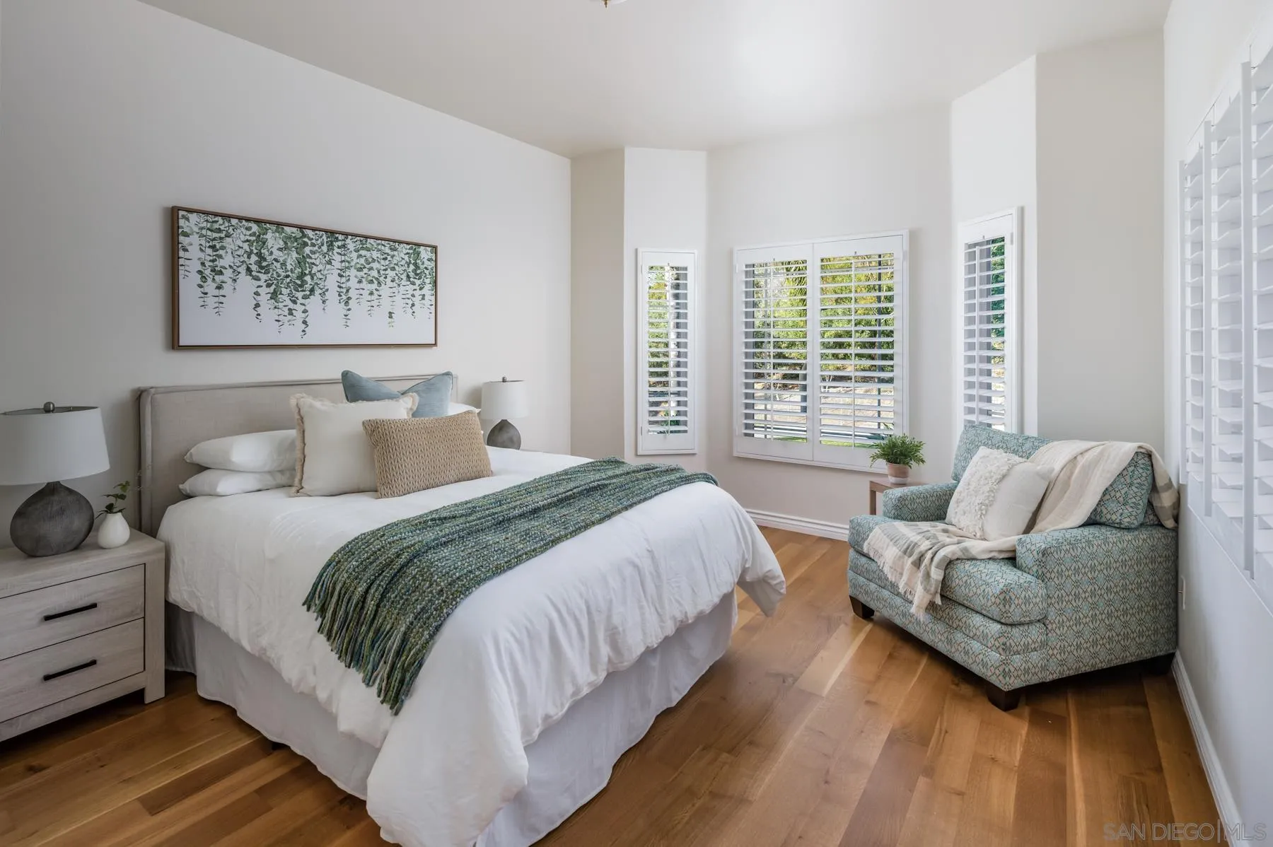 https://cdn.realtyfeed.com/cdn/127/260010276/ba6f8991e5ef4e4a80a9064c4fee4f19.webp