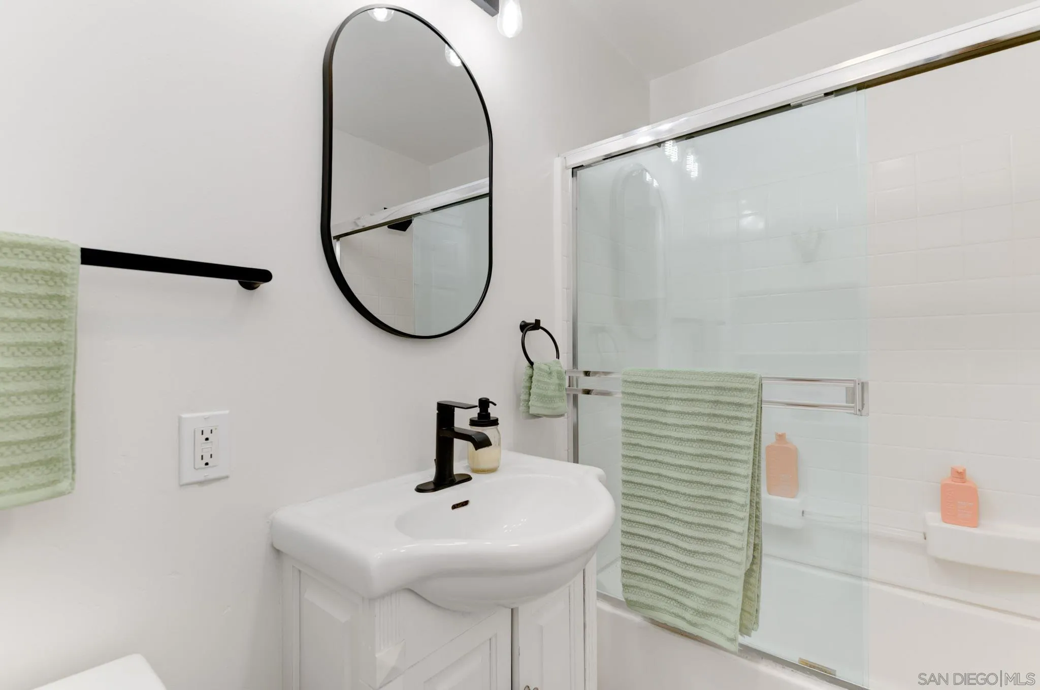 Photo #16: 260010277 Listing: Photo #16