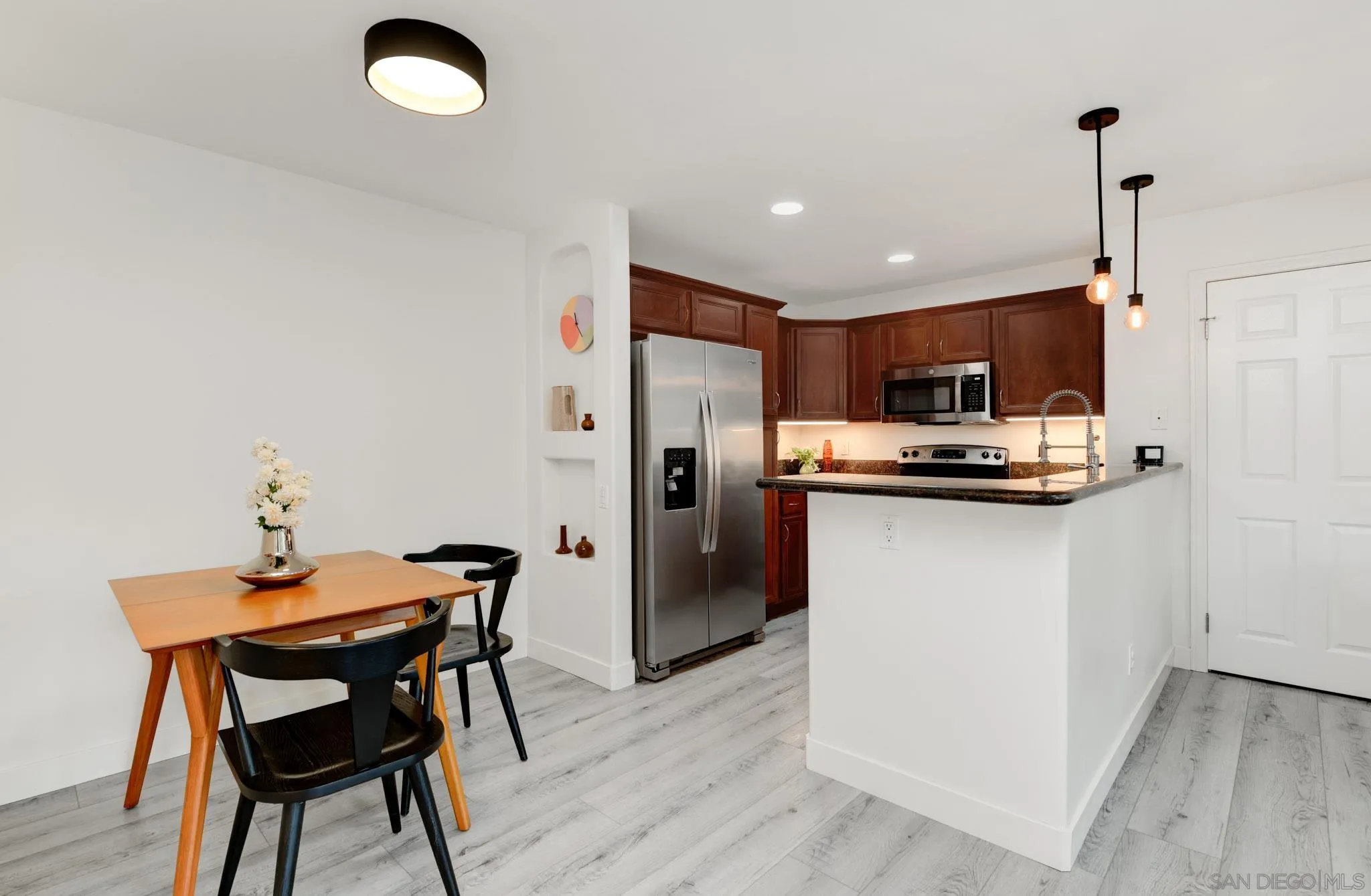 Photo #8: 260010277 Listing: Photo #8