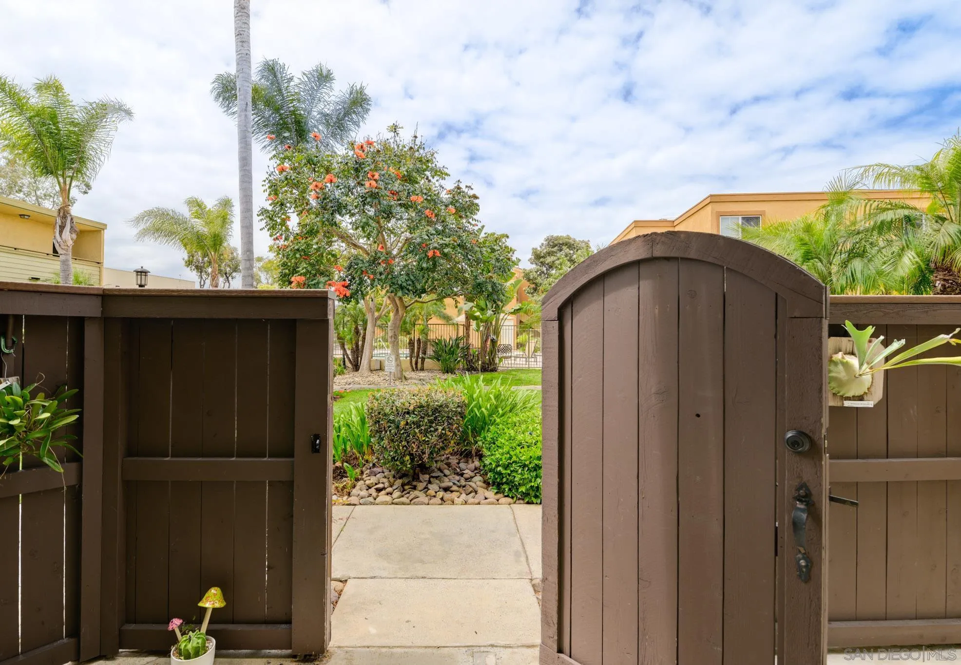 Photo #2: 260010277 Listing: Photo #2