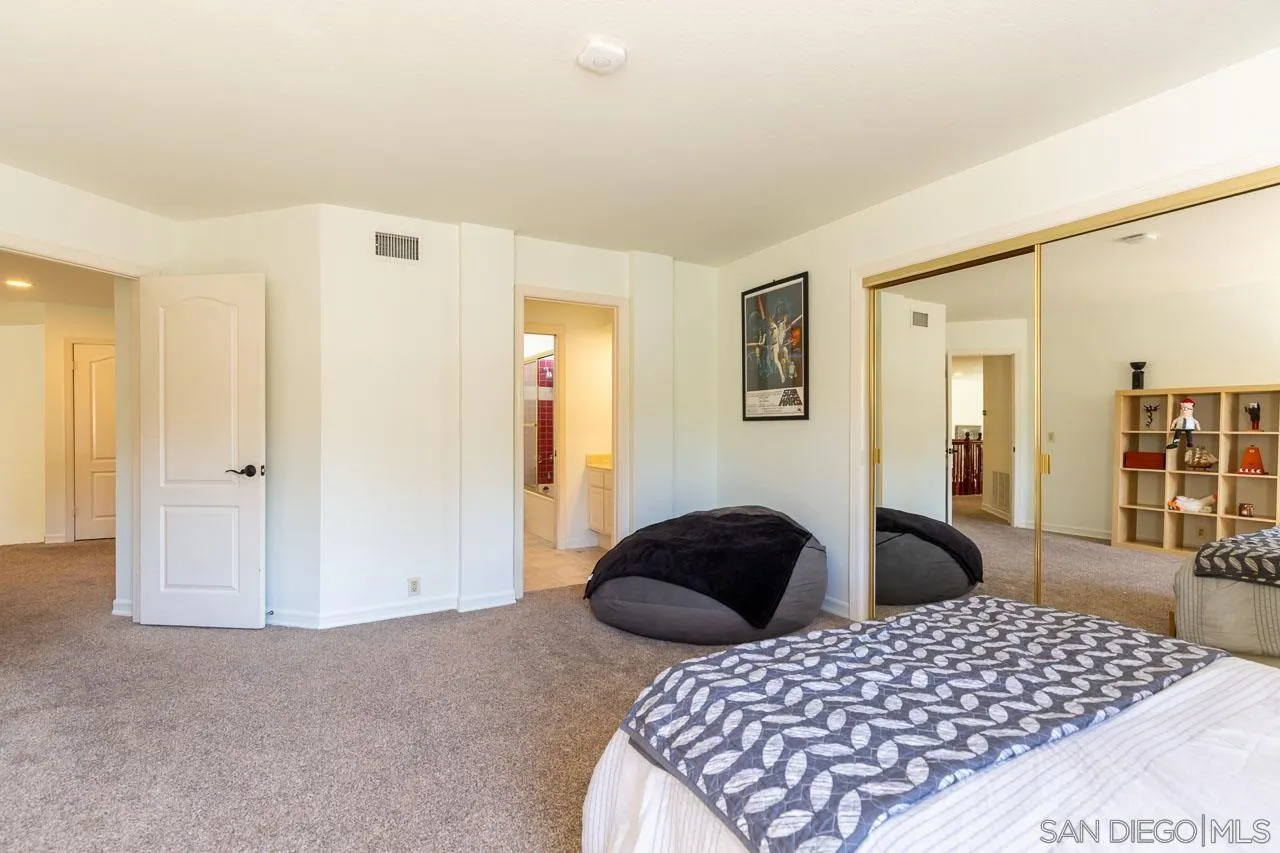 https://cdn.realtyfeed.com/cdn/127/260010278/22d04239df51eaf55c28b1b12ddd0b8e.webp