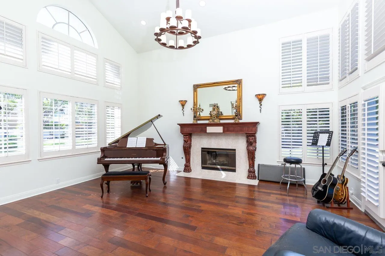 https://cdn.realtyfeed.com/cdn/127/260010278/422444401a9c4e5e58fd444351e8fa00.webp