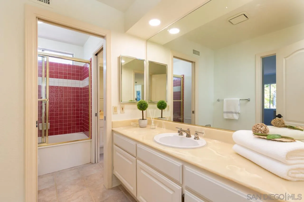 https://cdn.realtyfeed.com/cdn/127/260010278/c21e4eccae12f4adf6f1d42e84f0894d.webp