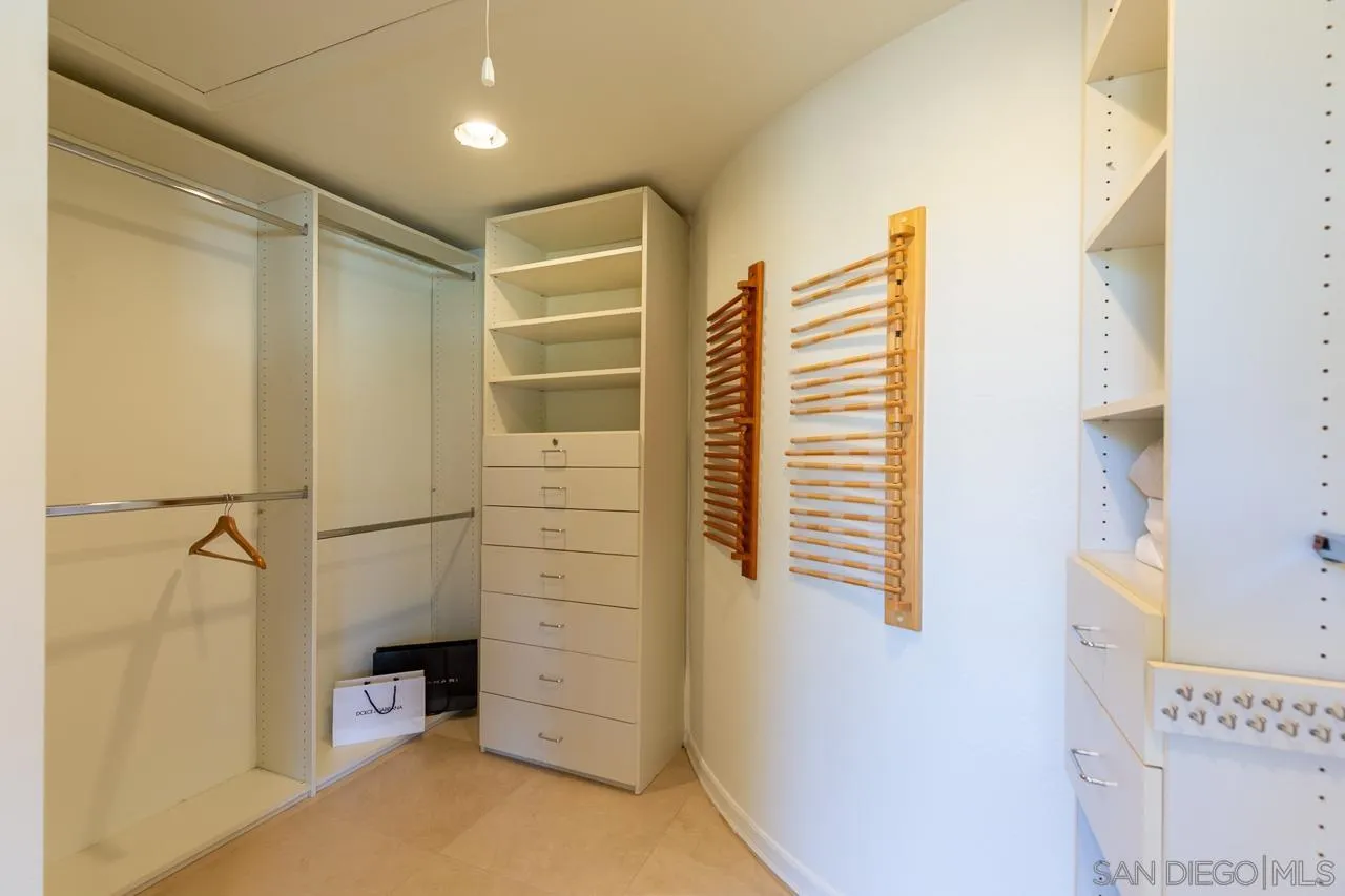 https://cdn.realtyfeed.com/cdn/127/260010278/cd572032a0cf16276d8bd1d7eca0c832.webp