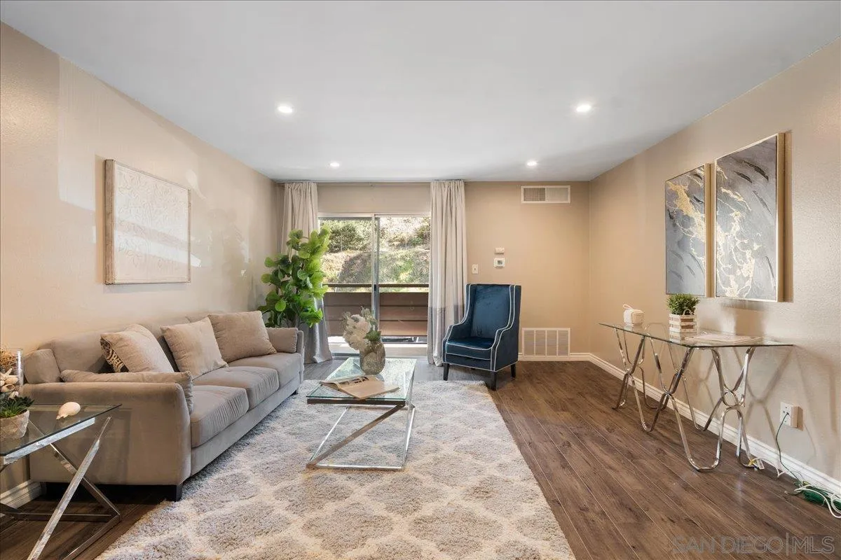 Photo #2: 260010279 Listing: Photo #2