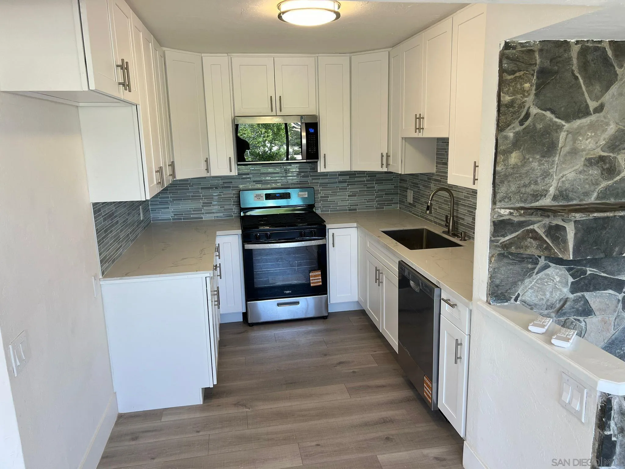 https://cdn.realtyfeed.com/cdn/127/260010285/12b3068916efaf8887f3c4ba98d6471c.webp