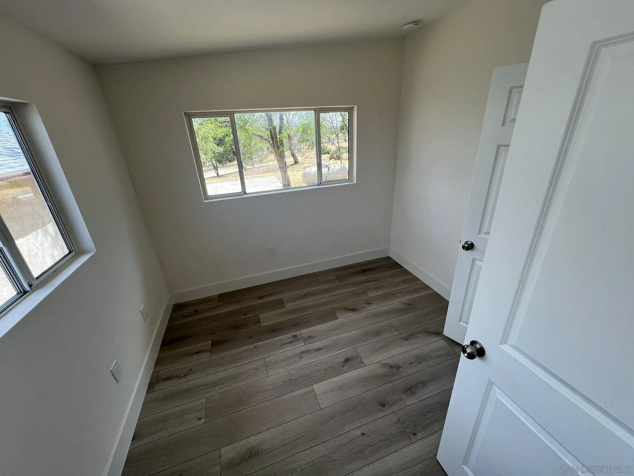https://cdn.realtyfeed.com/cdn/127/260010285/978439b921bcf385e7b67e21ab75b6be.webp