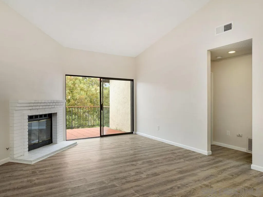 Photo #3: 260010286 Listing: Photo #3