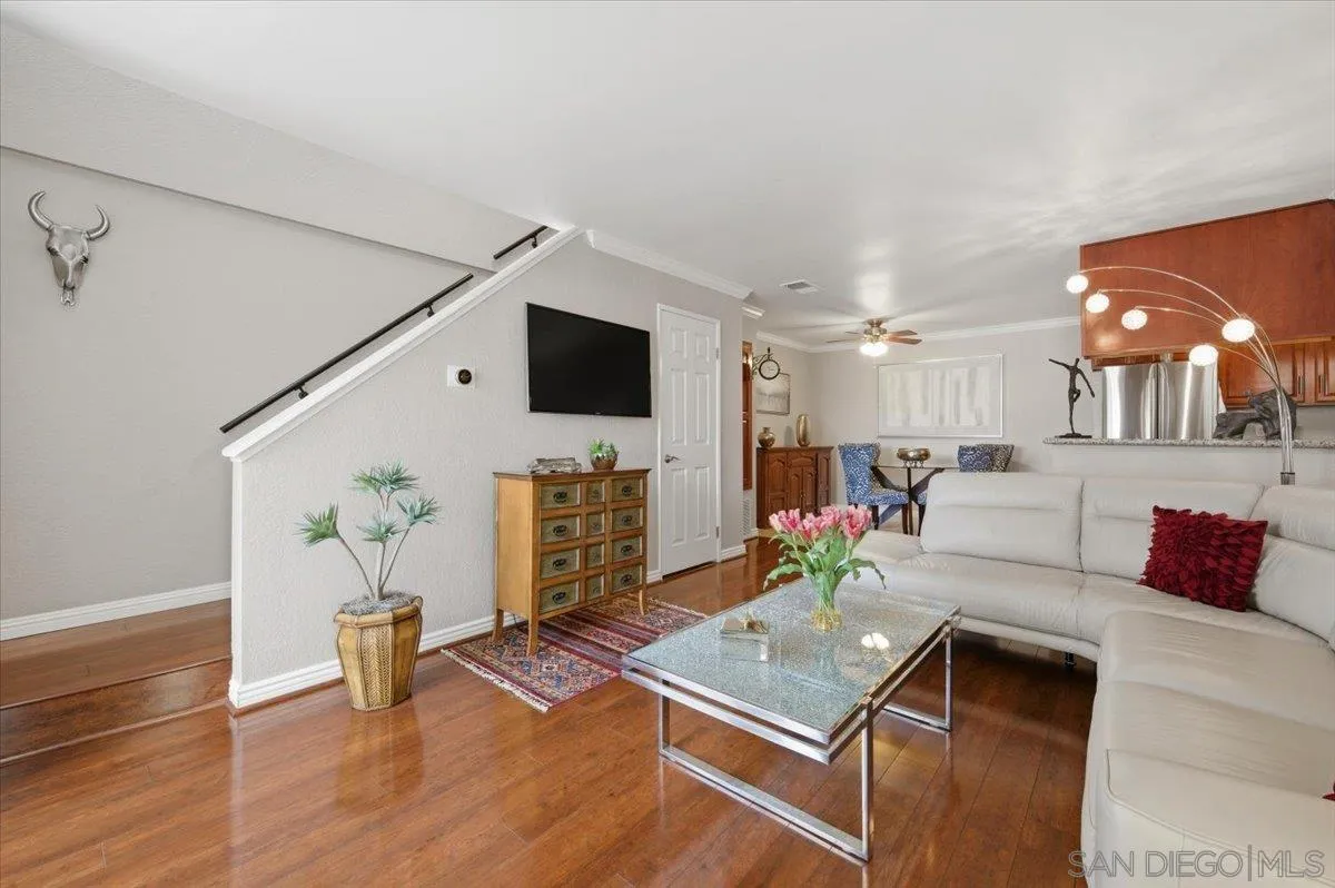 Photo #1: 260010290 Listing: Photo #1