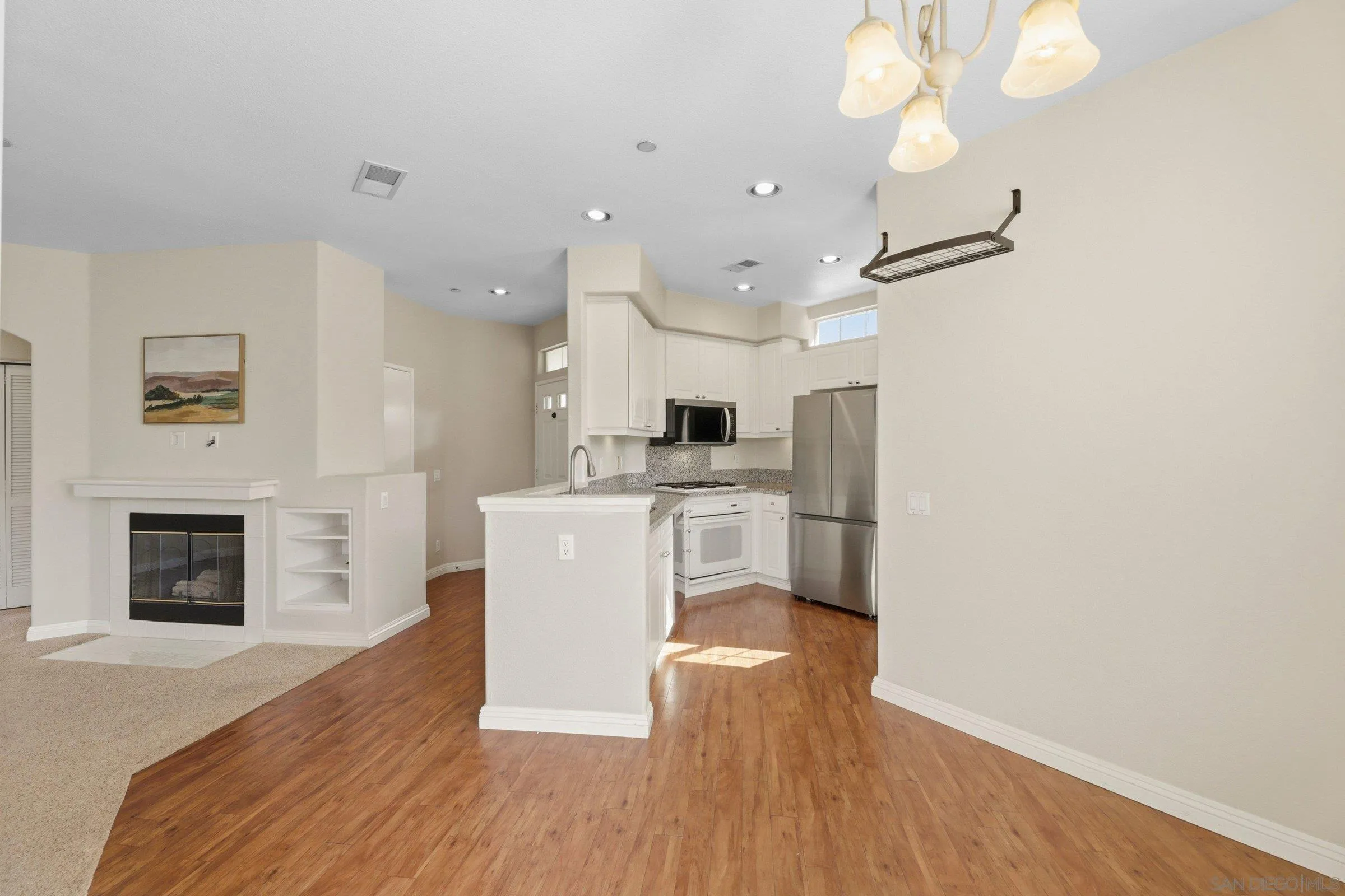 Photo #6: 260010292 Listing: Photo #6