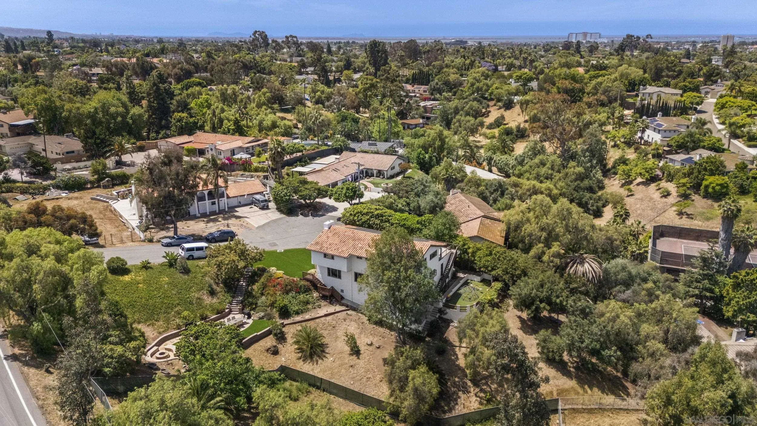 https://cdn.realtyfeed.com/cdn/127/260010294/666f6e4670d95a8047c458069a87c5f1.webp