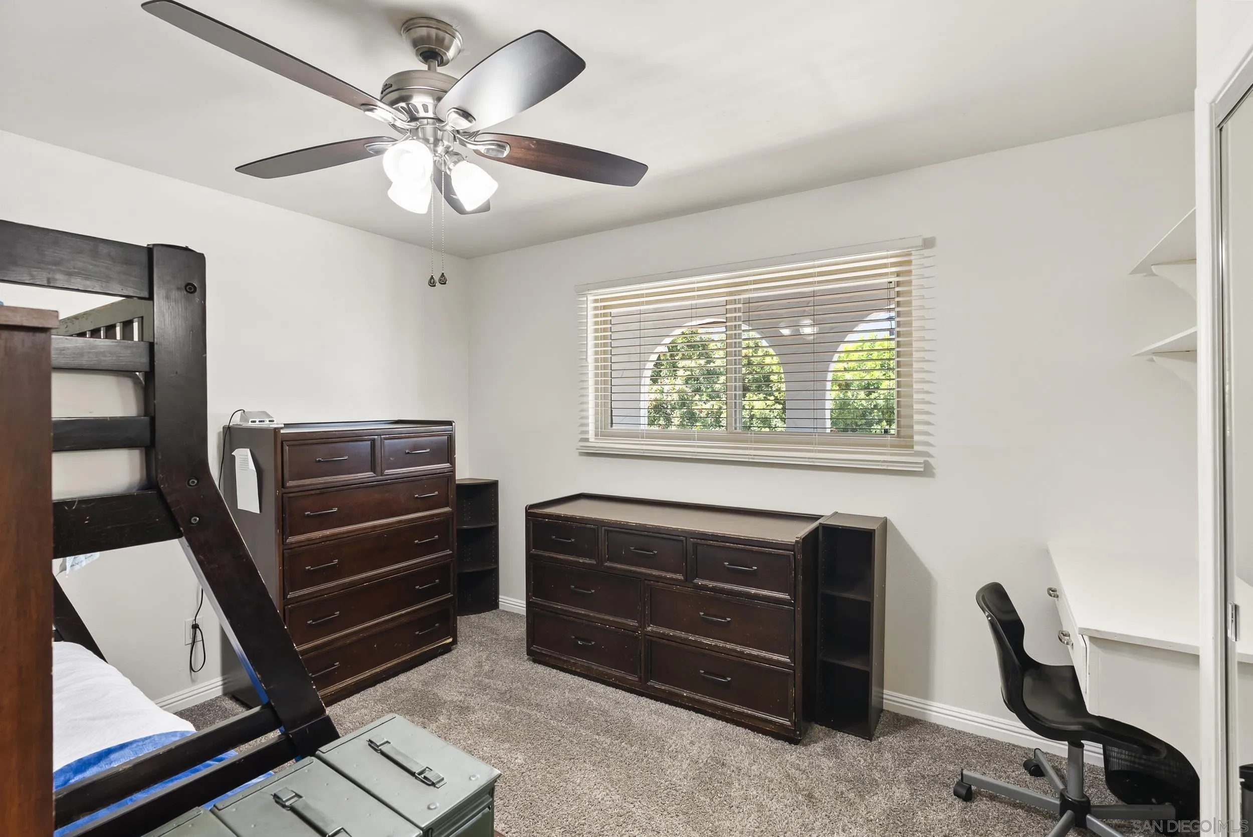 https://cdn.realtyfeed.com/cdn/127/260010294/ed16d4cd88f3c4c27c6094a104f2c843.webp