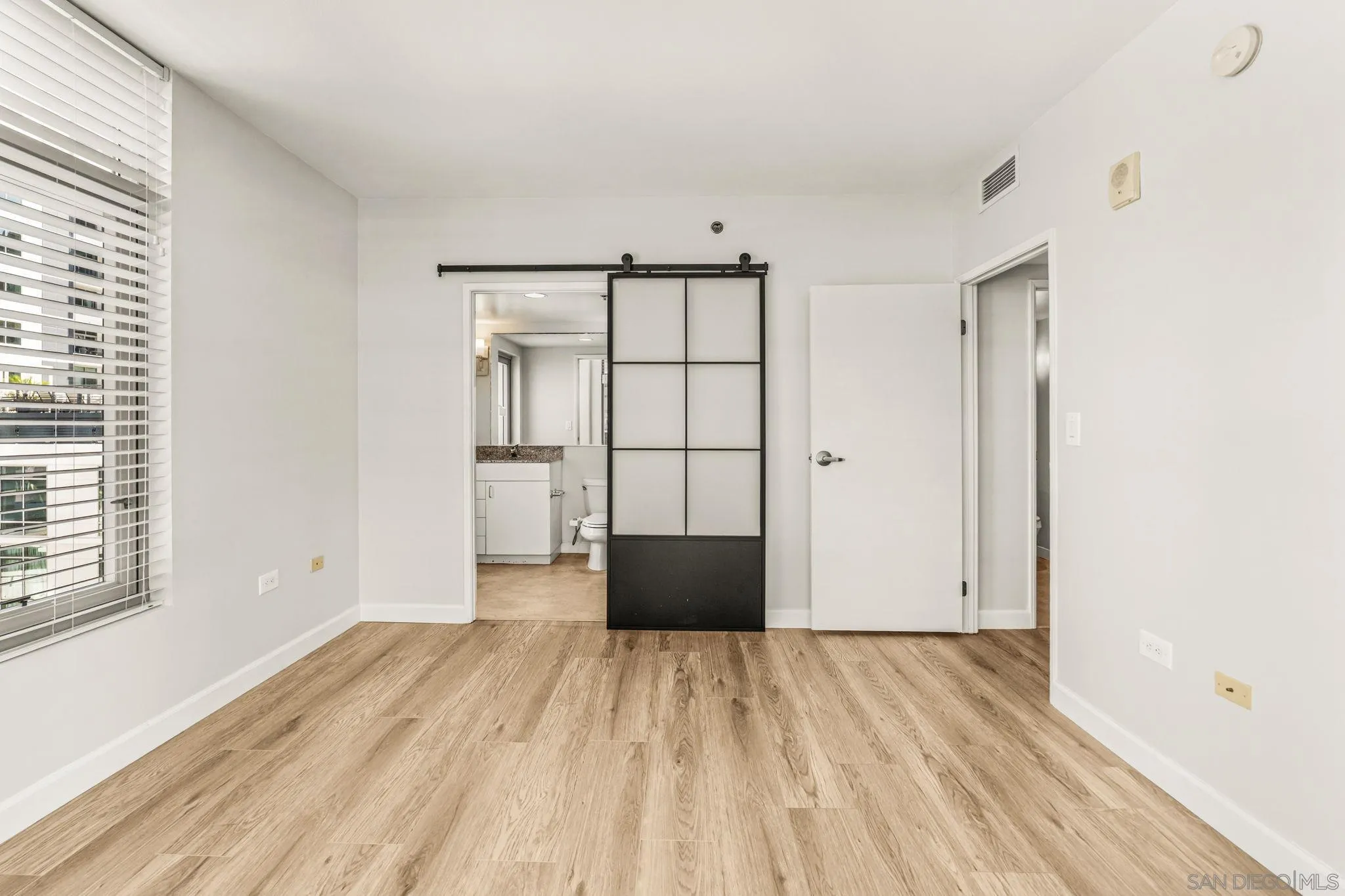 Photo #14: 260010295 Listing: Photo #14