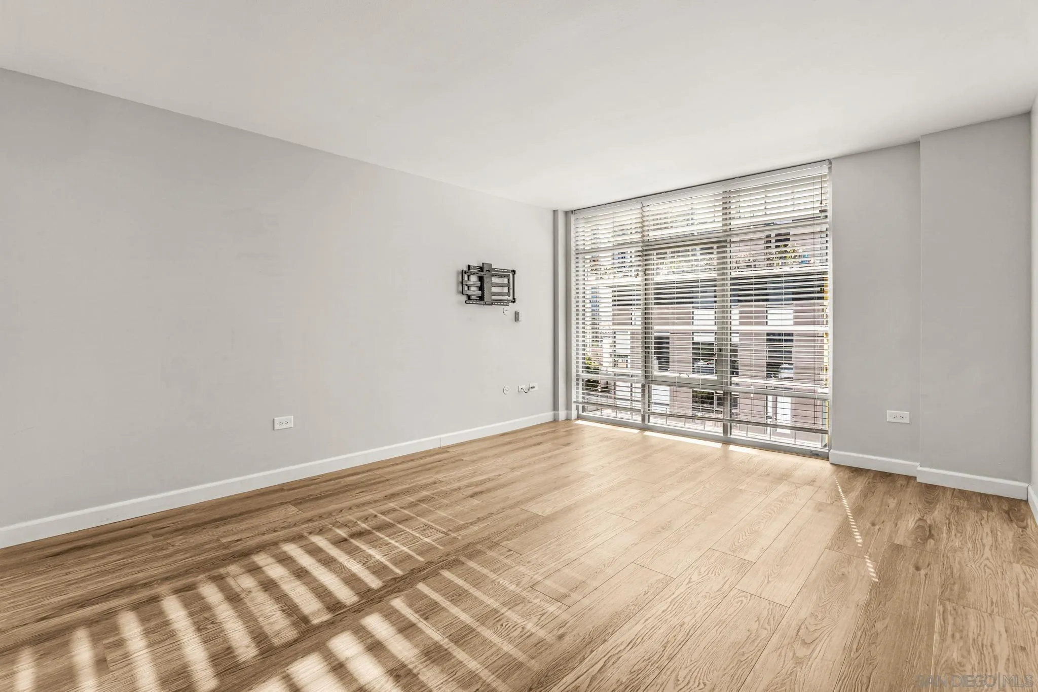 Photo #4: 260010295 Listing: Photo #4