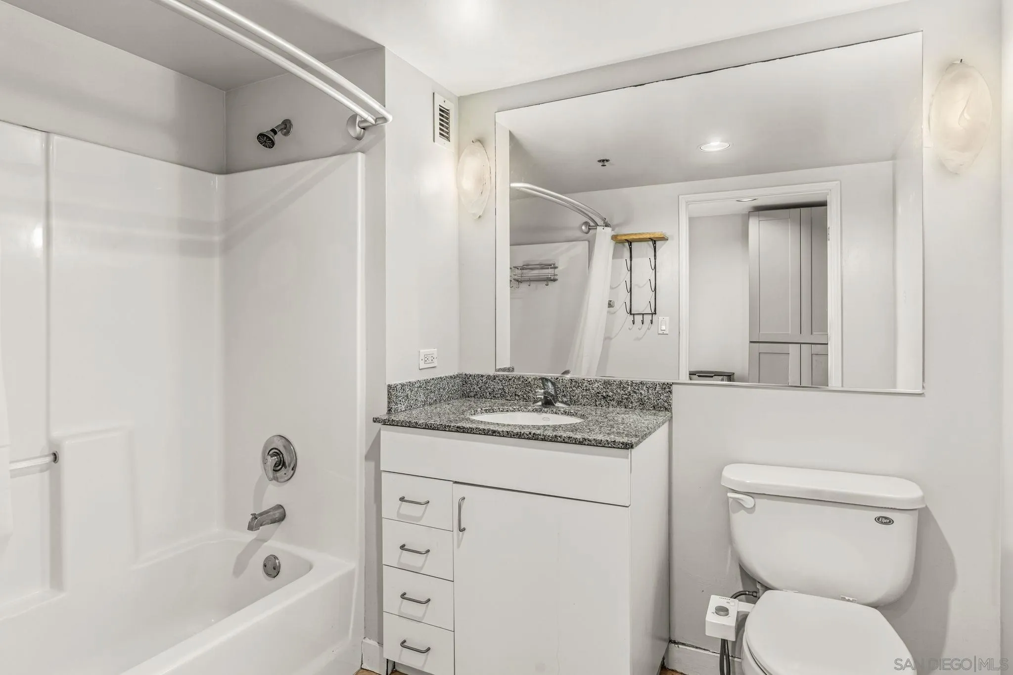 Photo #19: 260010295 Listing: Photo #19