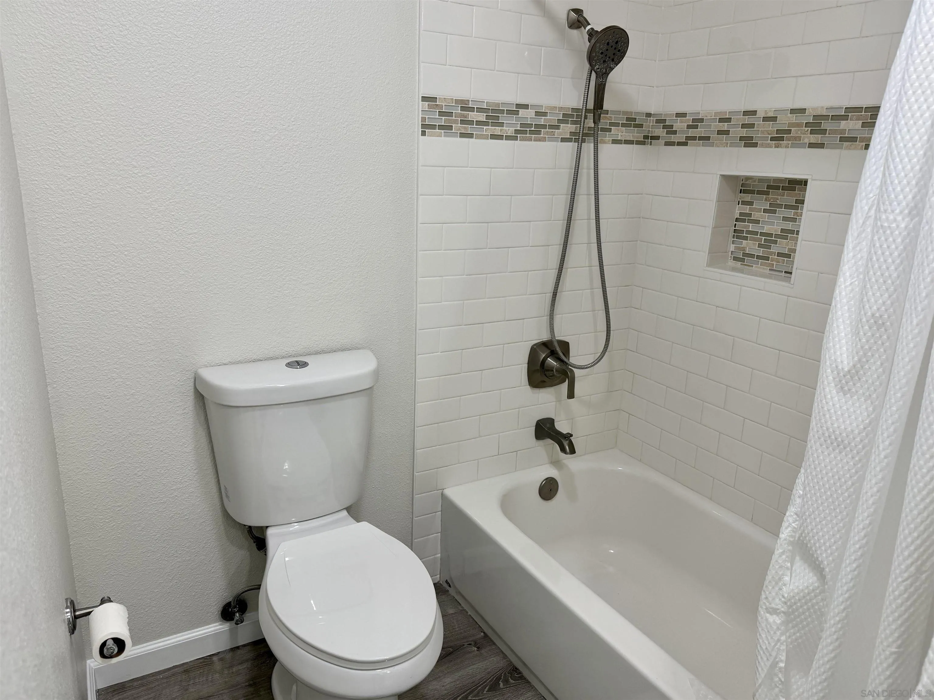 Photo #30: 260010296 Listing: Photo #30