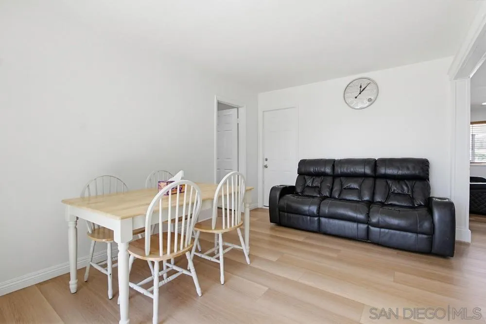 https://cdn.realtyfeed.com/cdn/127/260010297/66a9fe6609a31435ee8fbcef1be78a72.webp