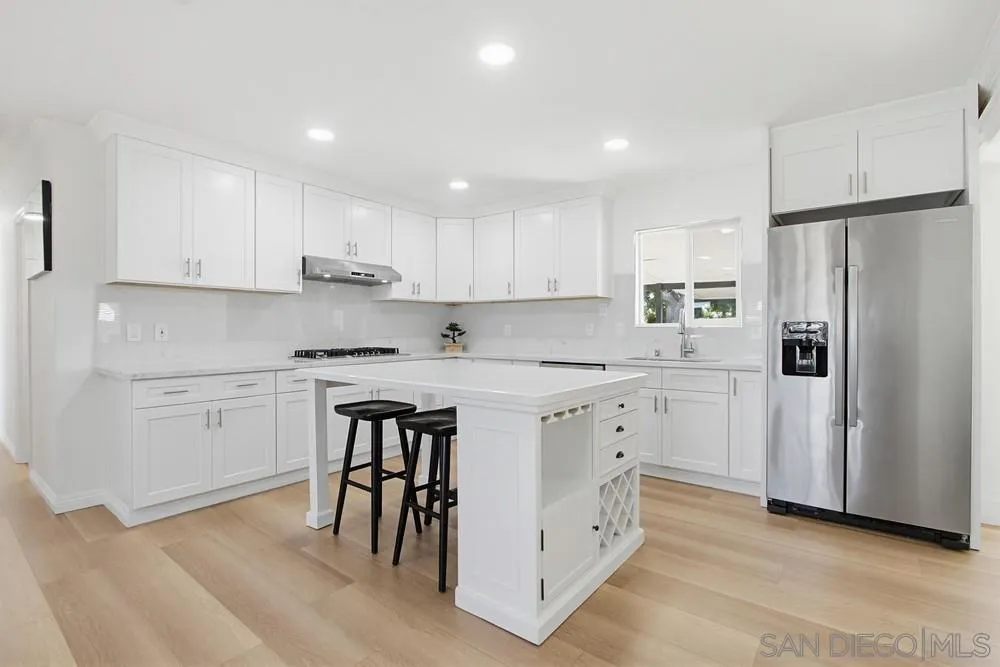 https://cdn.realtyfeed.com/cdn/127/260010297/6dbb1ab23ef24c50a221dca0bad81bd2.webp