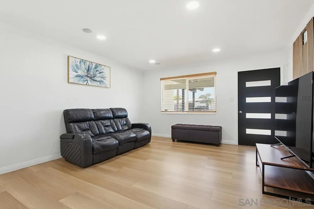https://cdn.realtyfeed.com/cdn/127/260010297/ad01800aa851604b67935a4a22217102.webp