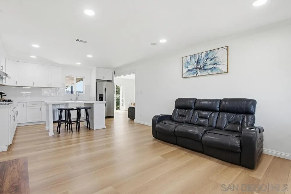 https://cdn.realtyfeed.com/cdn/127/260010297/d8b2235ecfad156d7bee0f33b1454a23.webp
