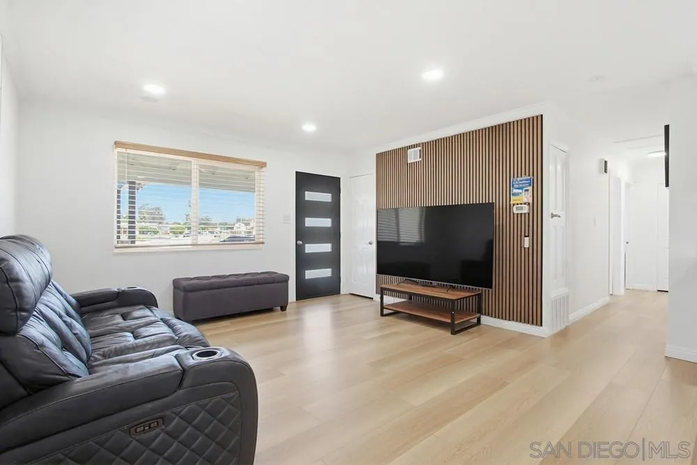 https://cdn.realtyfeed.com/cdn/127/260010297/f8b4885223f7ef2581fde758667008e4.webp