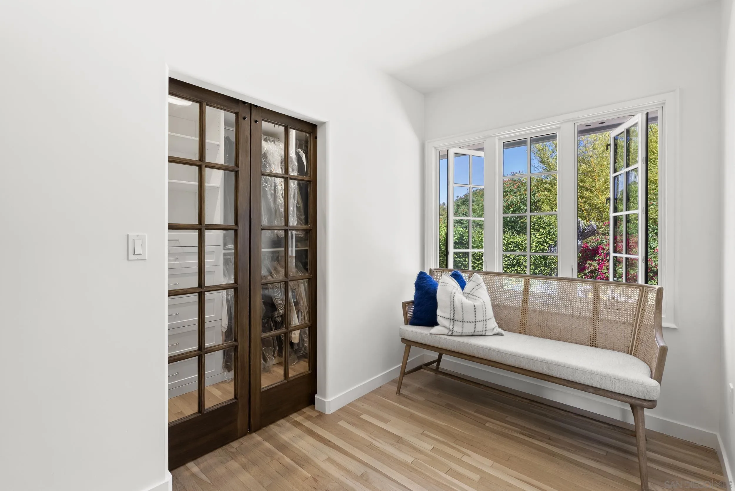 https://cdn.realtyfeed.com/cdn/127/260010298/085c813e99e0b67f41d147c183169b40.webp