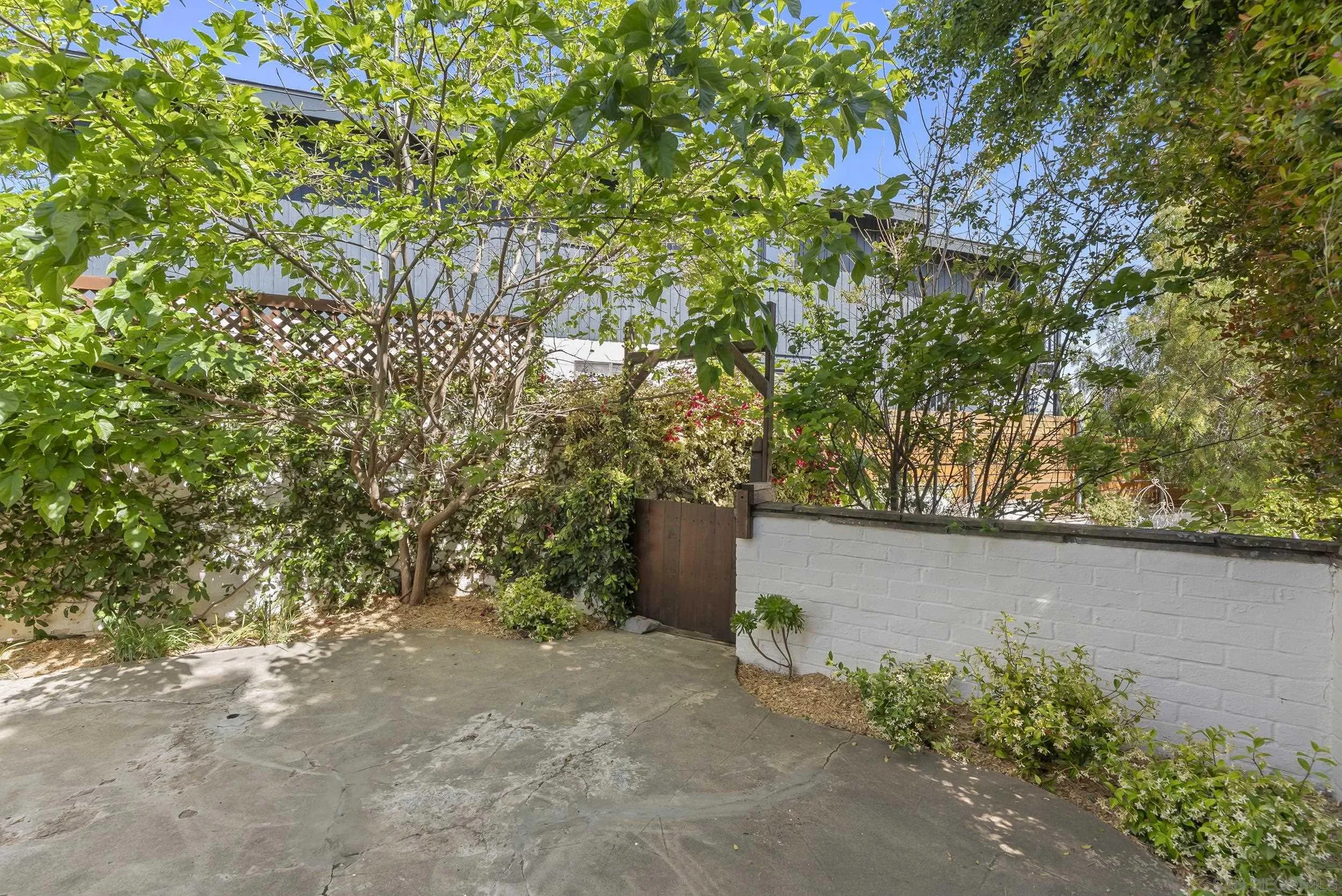 https://cdn.realtyfeed.com/cdn/127/260010298/136f1b9c16375b15d73f8af35b0291f4.webp