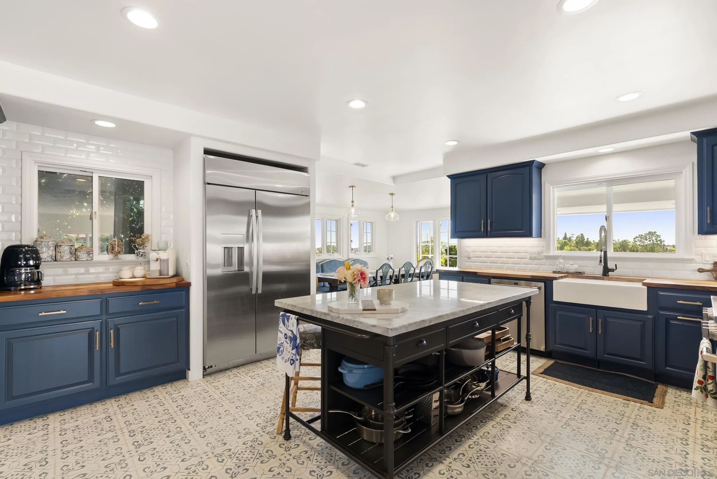 https://cdn.realtyfeed.com/cdn/127/260010298/1e3a9d4110881ea6666bc64a0519f0a4.webp