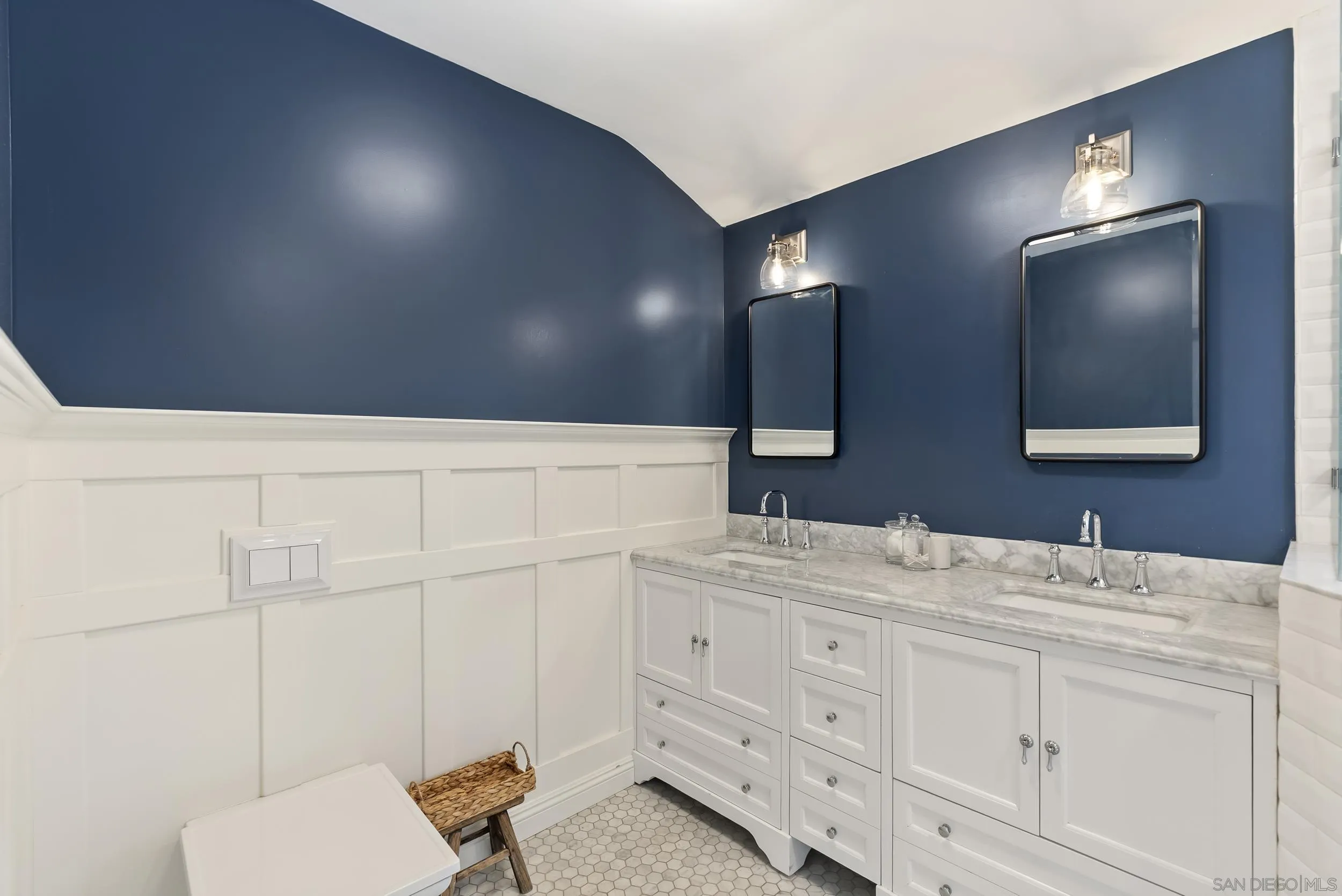 https://cdn.realtyfeed.com/cdn/127/260010298/1ee773ac82482844c975297c07b77505.webp