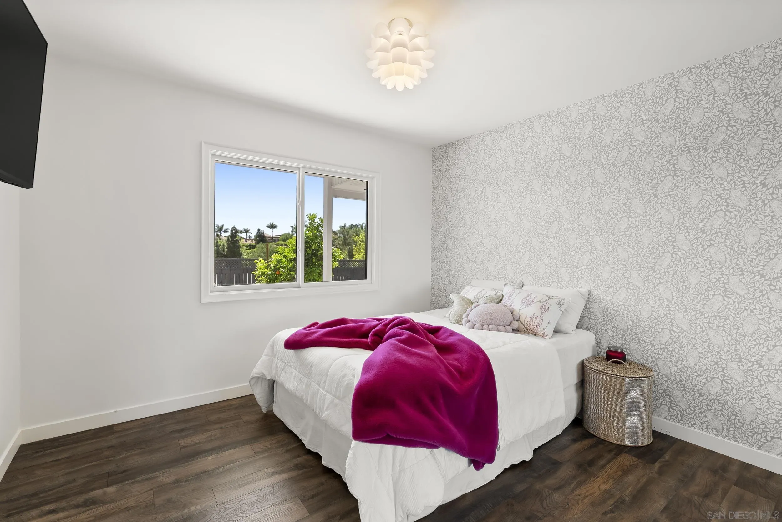 https://cdn.realtyfeed.com/cdn/127/260010298/2e67b1618c88e22883d735aba0d1a90c.webp