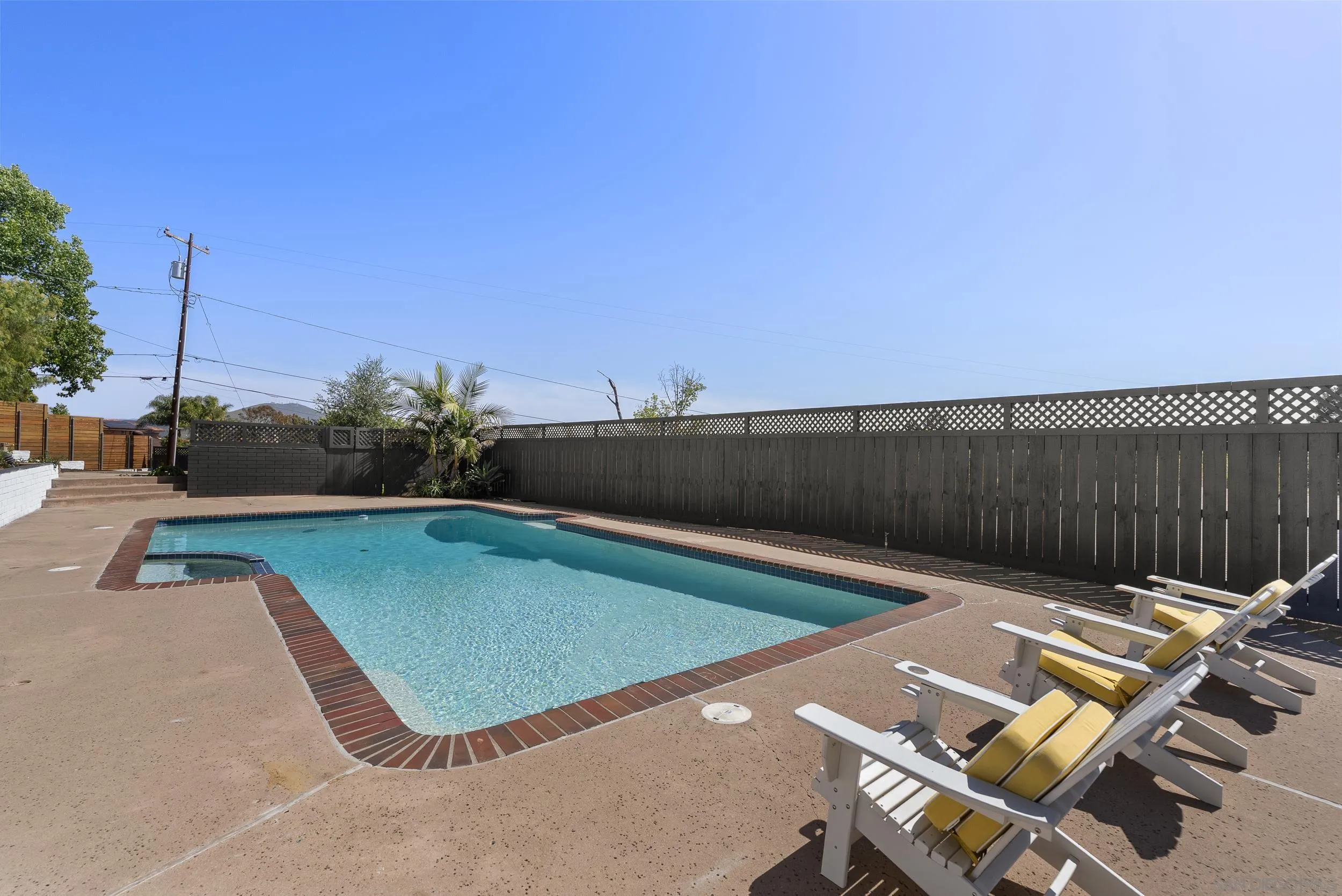 https://cdn.realtyfeed.com/cdn/127/260010298/4a128ed43285fb08b1624da83b487935.webp