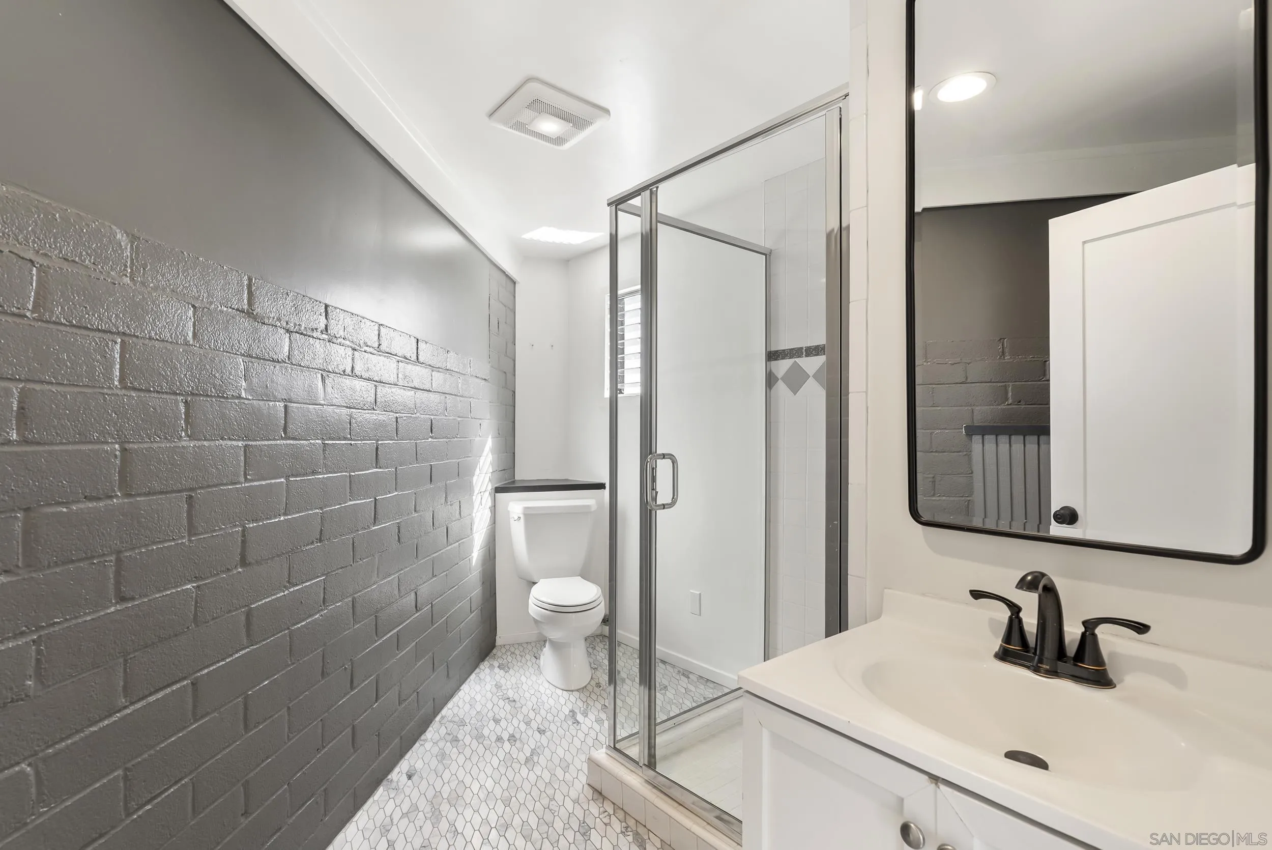 https://cdn.realtyfeed.com/cdn/127/260010298/4b28b79d614ccd0818d04c159bf08341.webp